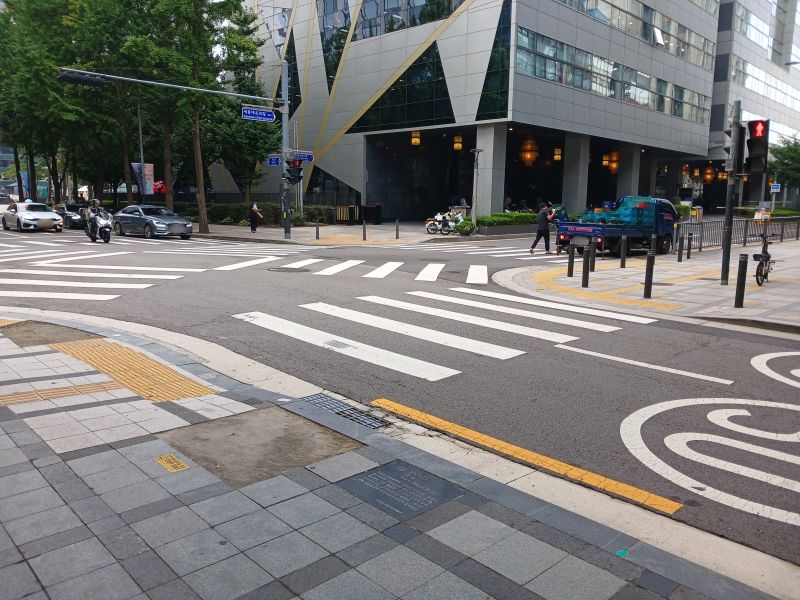 파일:20240805 103845 무교 blur.jpg