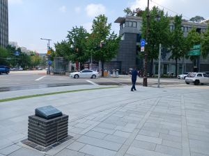 20240803 130359 서십자각 blur.jpg