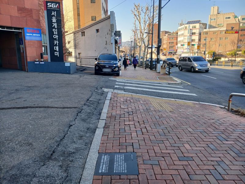 파일:20260307 162356 황애시덕 blur.jpg